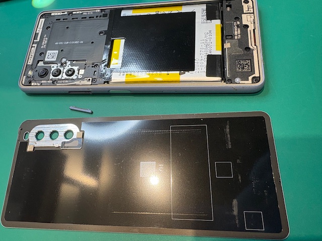 【函館】Xperia10Ⅲの電源ボタンが効かない？陥没したボタンの交換が可能です